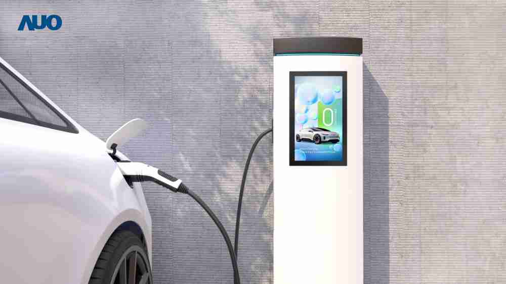 友達〝EVSE車用充電樁解決方案〞專為電動汽車充電樁設計，，具有高亮度、、克服戶外艱難環境的耐溫、、、耐紫外線等特性，，，，並搭載散熱性及擴充性強的高效能工業電腦，，可實現人機互動訴求，，，，如資訊顯示、、、支付等應用